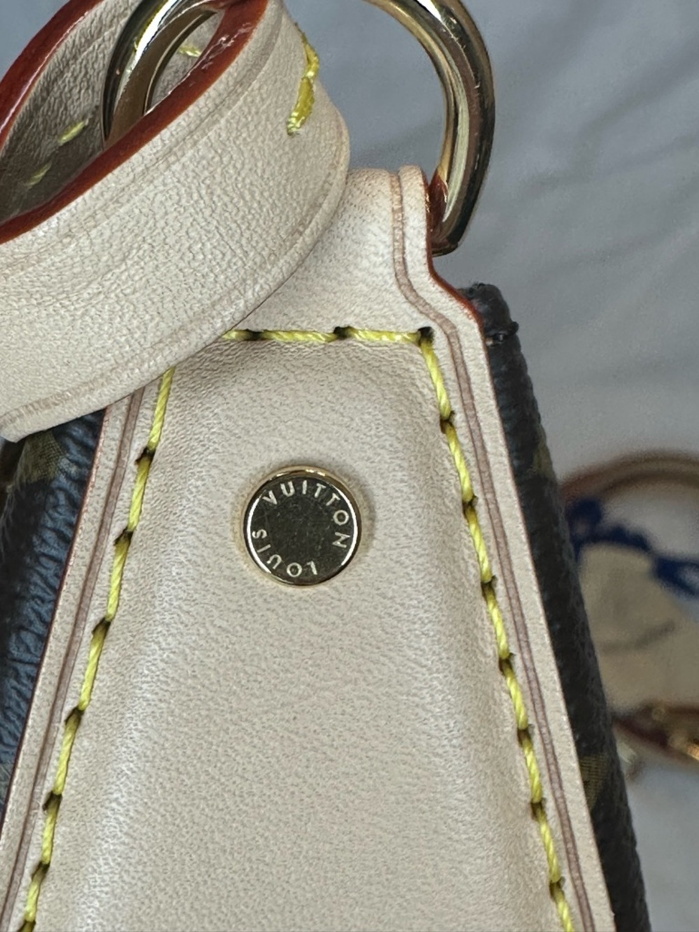 Louis Vuitton Pochette Tirette Crossbody - Picture 7 of 16